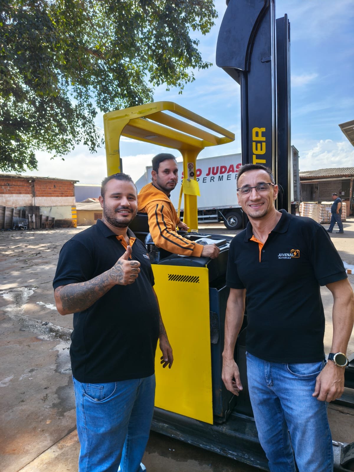Assistência em bateria de empilhadeira